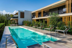 Relax Luxury Sirmio - Elegante Trilocale con Piscina a Sirmione San Martino Della Battaglia